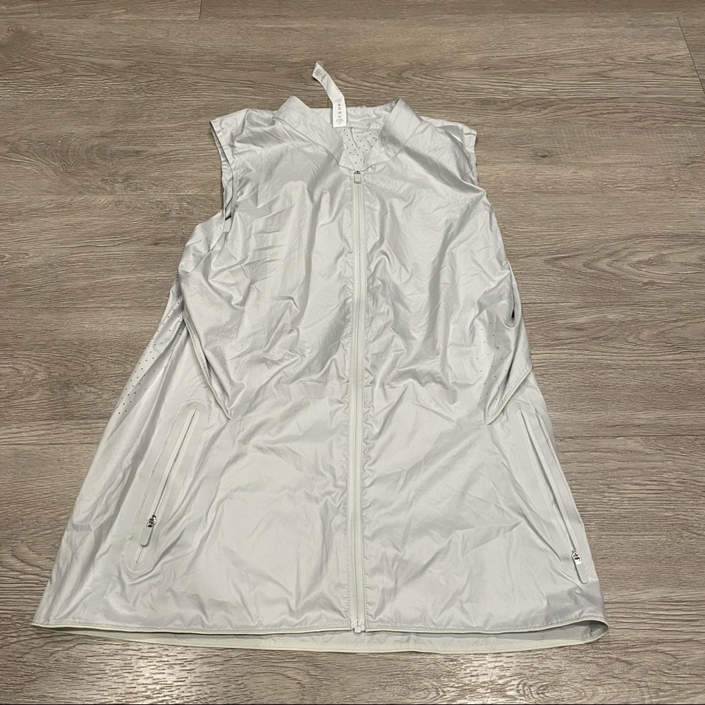 Lululemon very light vest for running